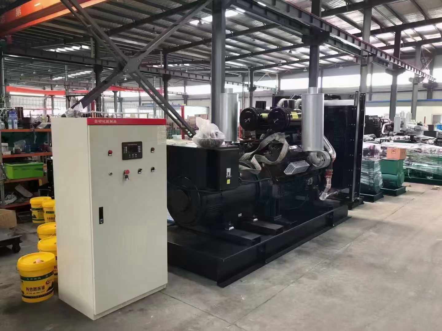 灵山柴油发电机运行时的噪音和振动水平如何？