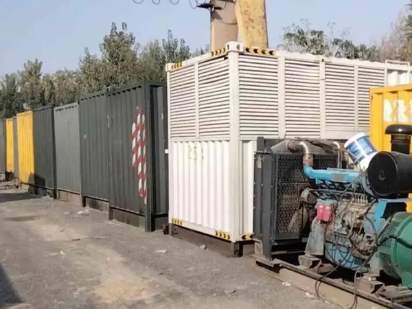 灵山200KW柴油发电机机组每小时油耗是多少？