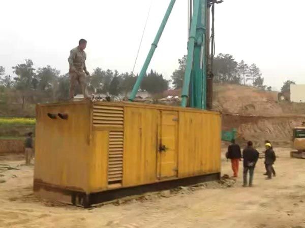灵山如何判断水冷式机油散热器密封件是否需要更换？